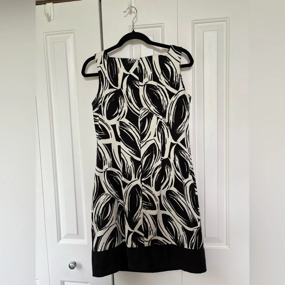 AGB - Black and White Patterned Dress - Size 8 - Picture 2 of 15